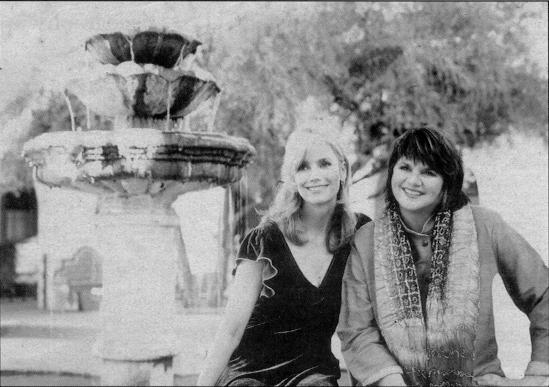 Emmylou Harris and Linda Ronstadt released Western Wall: The Tucson Sessions together in 1999