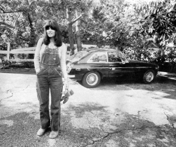 Her sports car aside,
Ronstadt's main vehicle is a bus on which she tours campuses. Stardom, she says,
is 'a delusion.'